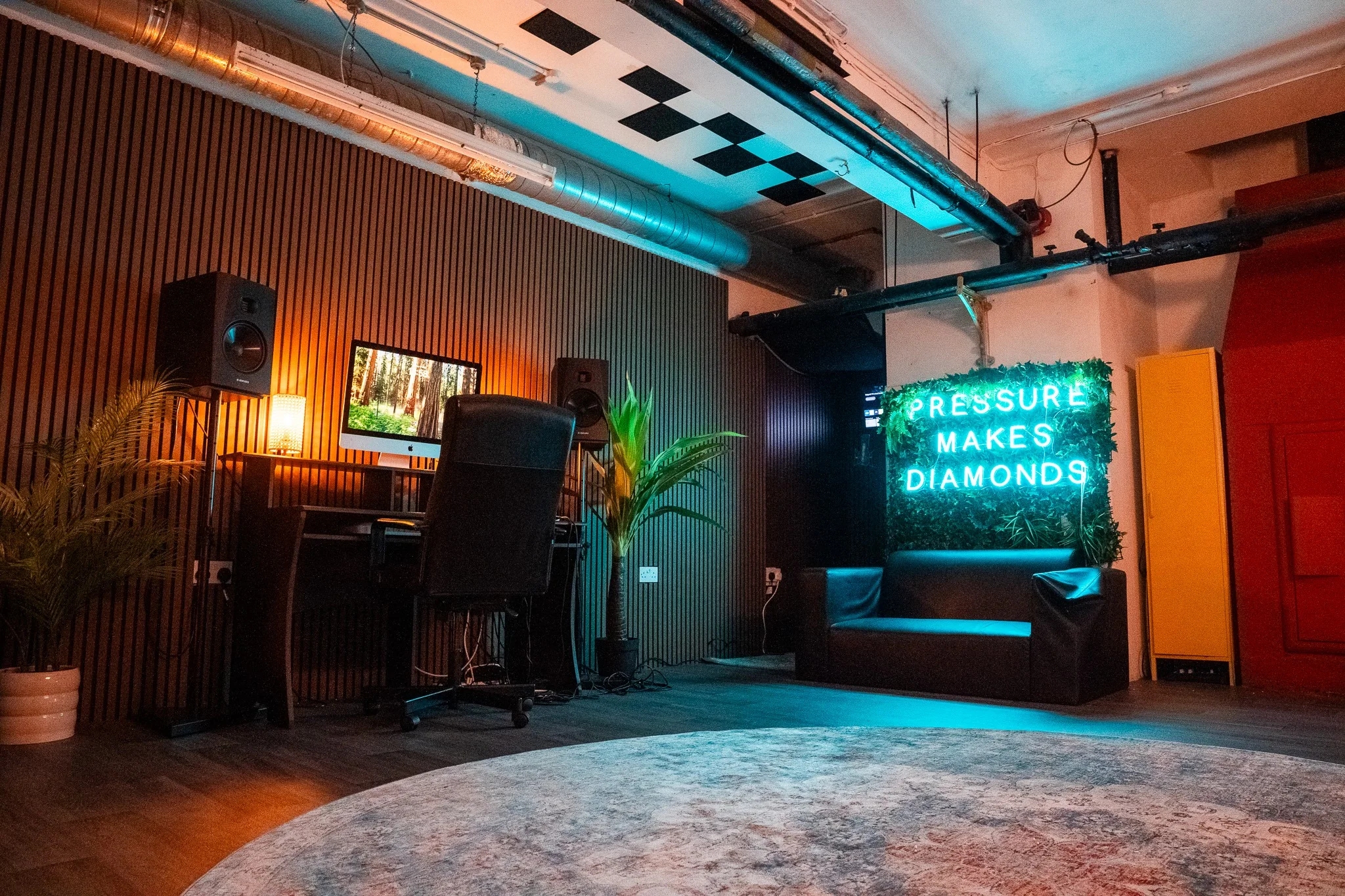 Silkcrayon recording studio in Cardiff Bay